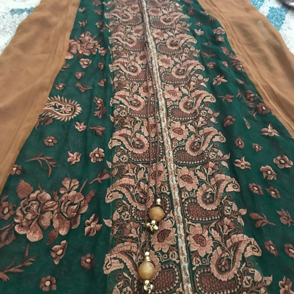 3 piece custom made Pakistan outfit - Picture 2 of 7